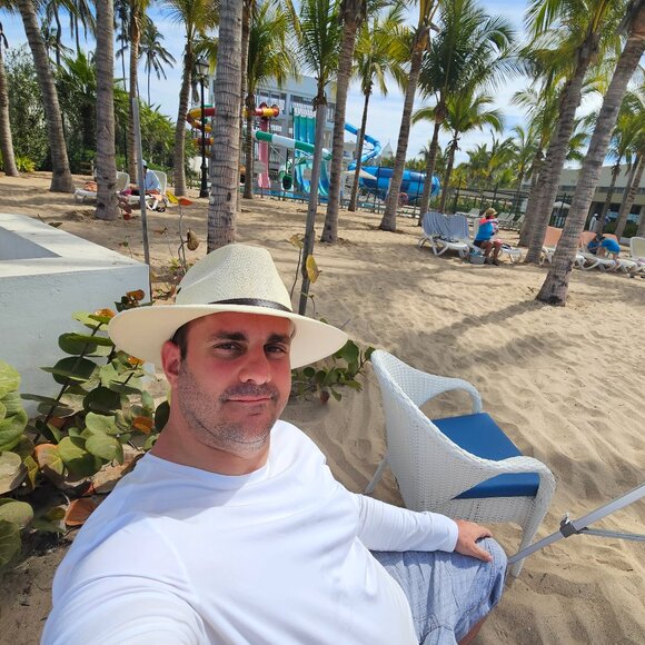 Meet your Posher, Michael - Picture 4 of 6